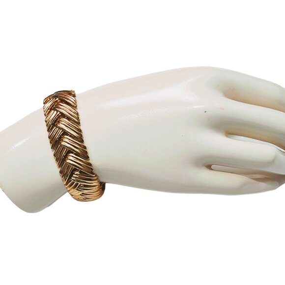 1960s True Vintage Gold Tone Thin Link Bracelet By Crown Trifari Designer - Picture 1 of 4